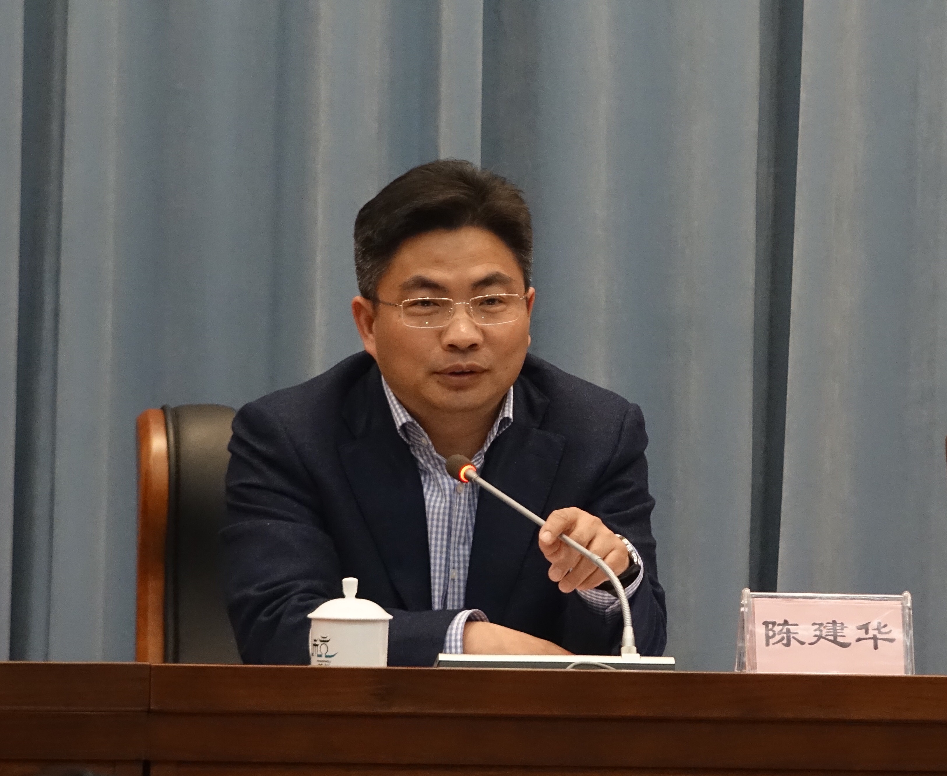 陈建华:全市卫计系统要着力打造风清气正的医疗环境